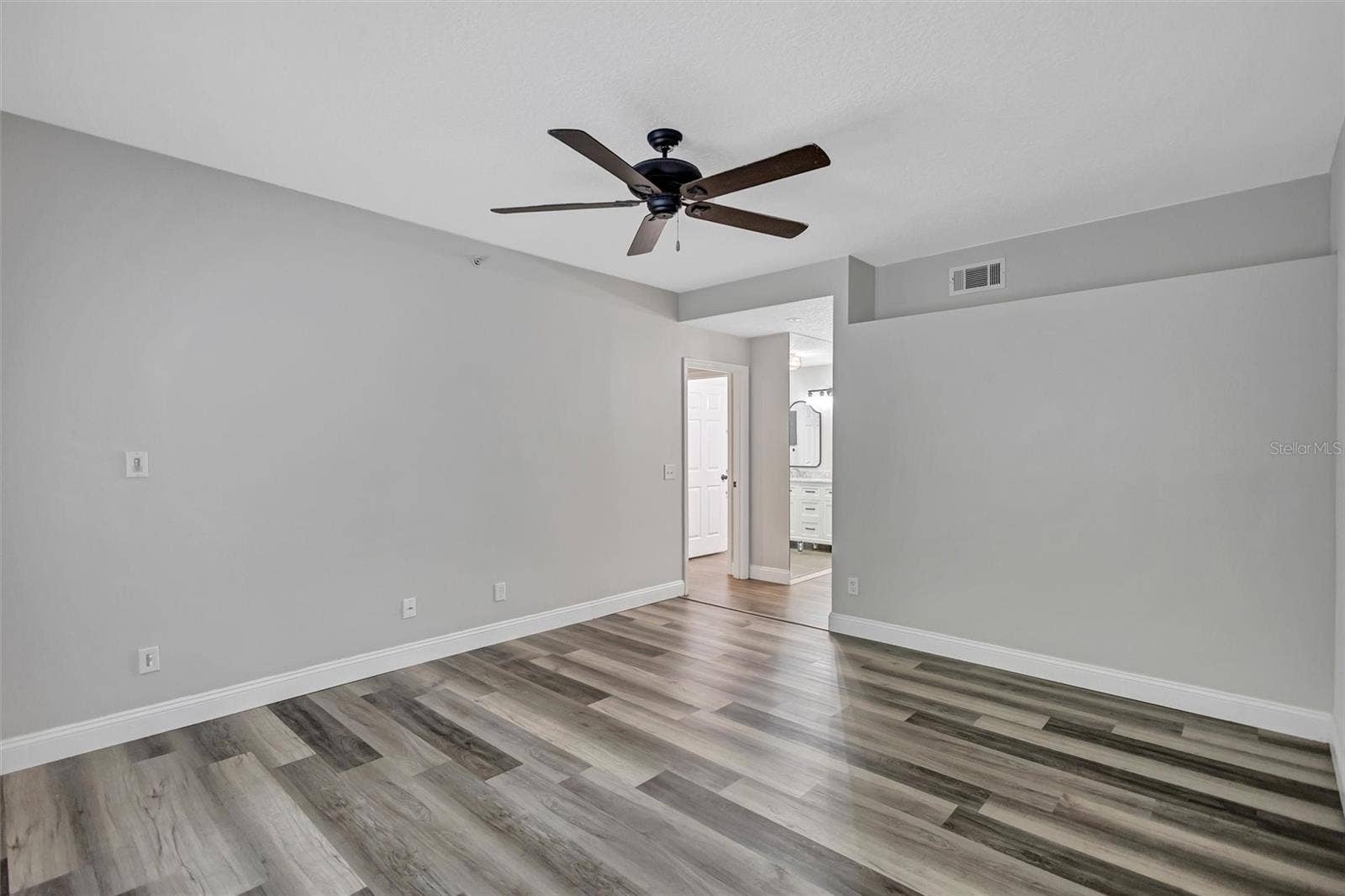 5520 FAIR OAKS STREET, #19A, Bradenton, FL 34203 5520 FAIR OAKS STREET, #19A, Bradenton, FL 34203