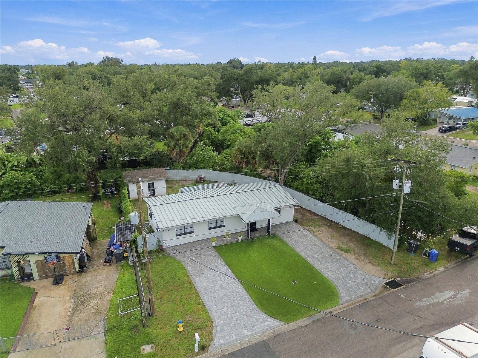 305 LIME TREE ROAD, Tampa, FL 33619