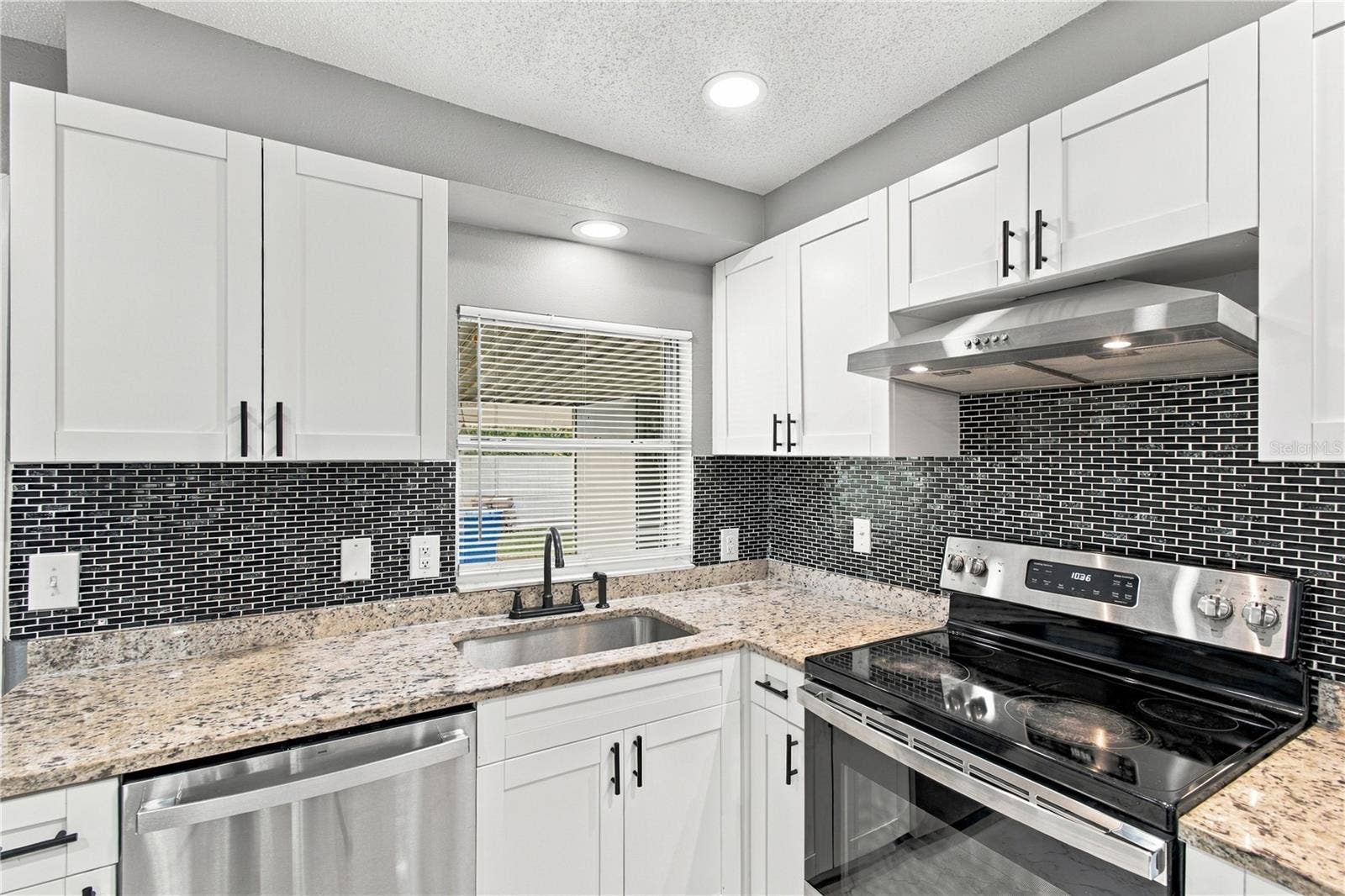 305 LIME TREE ROAD, Tampa, FL 33619