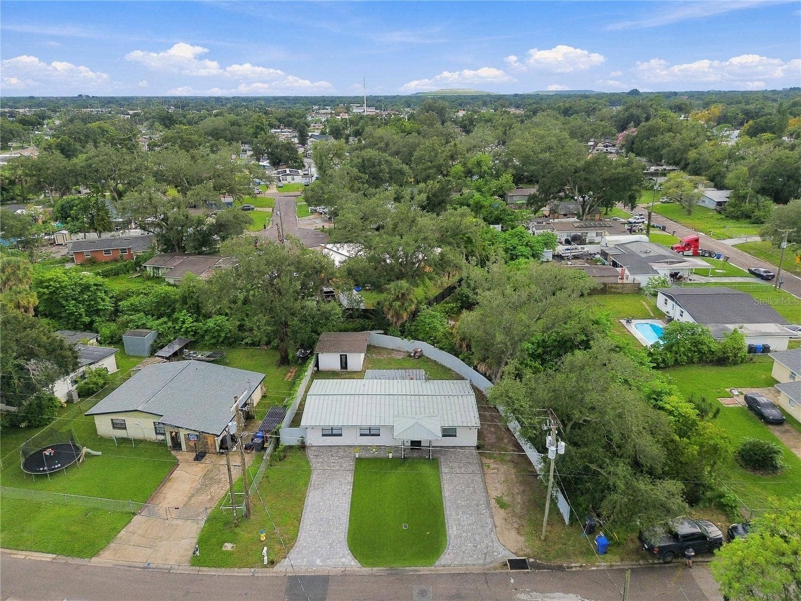 305 LIME TREE ROAD, Tampa, FL 33619