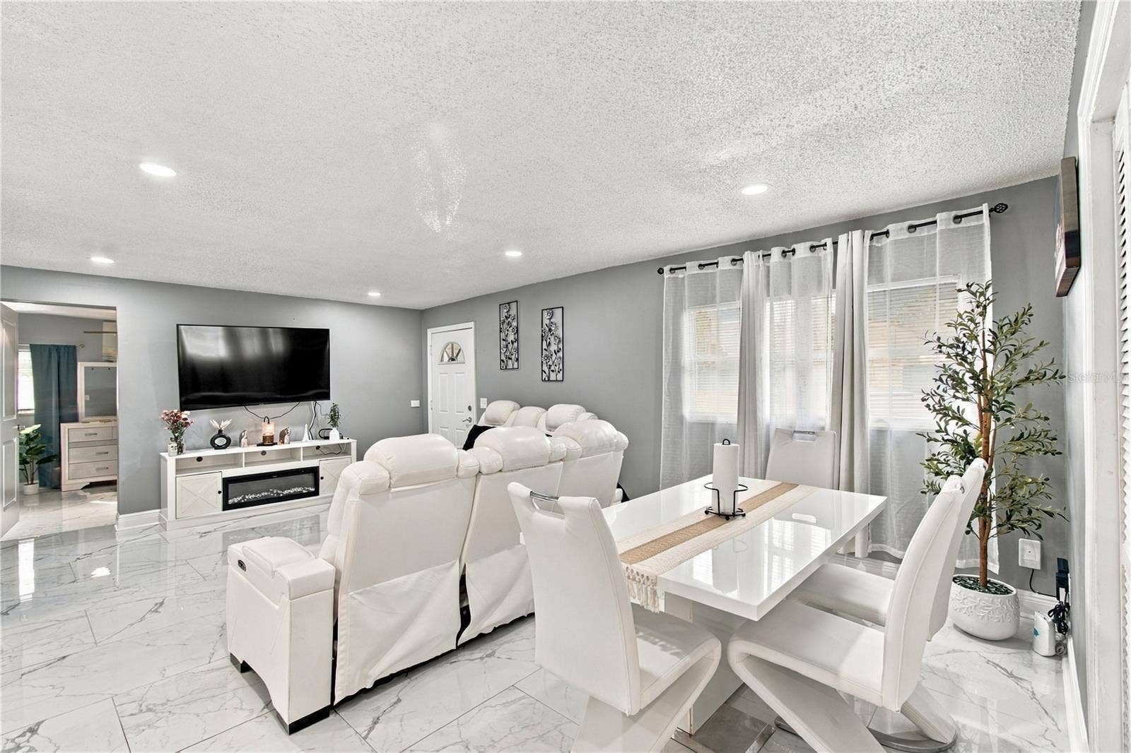 305 LIME TREE ROAD, Tampa, FL 33619