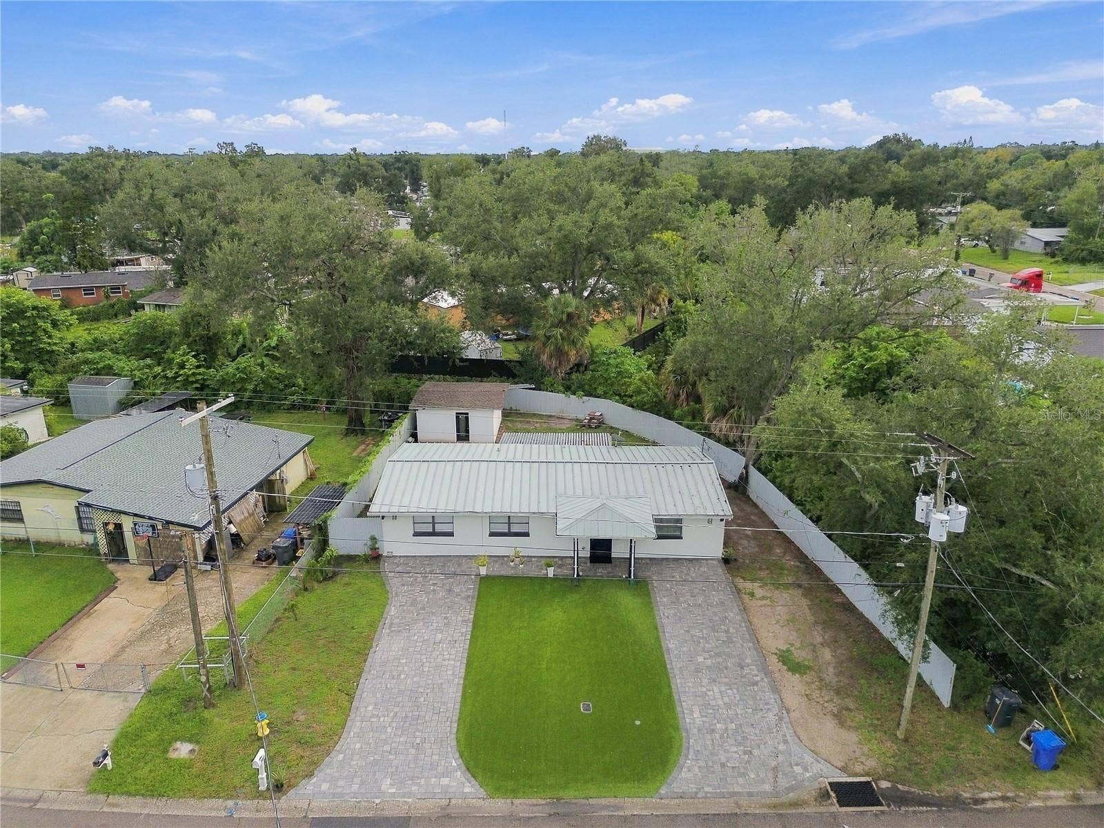 305 LIME TREE ROAD, Tampa, FL 33619