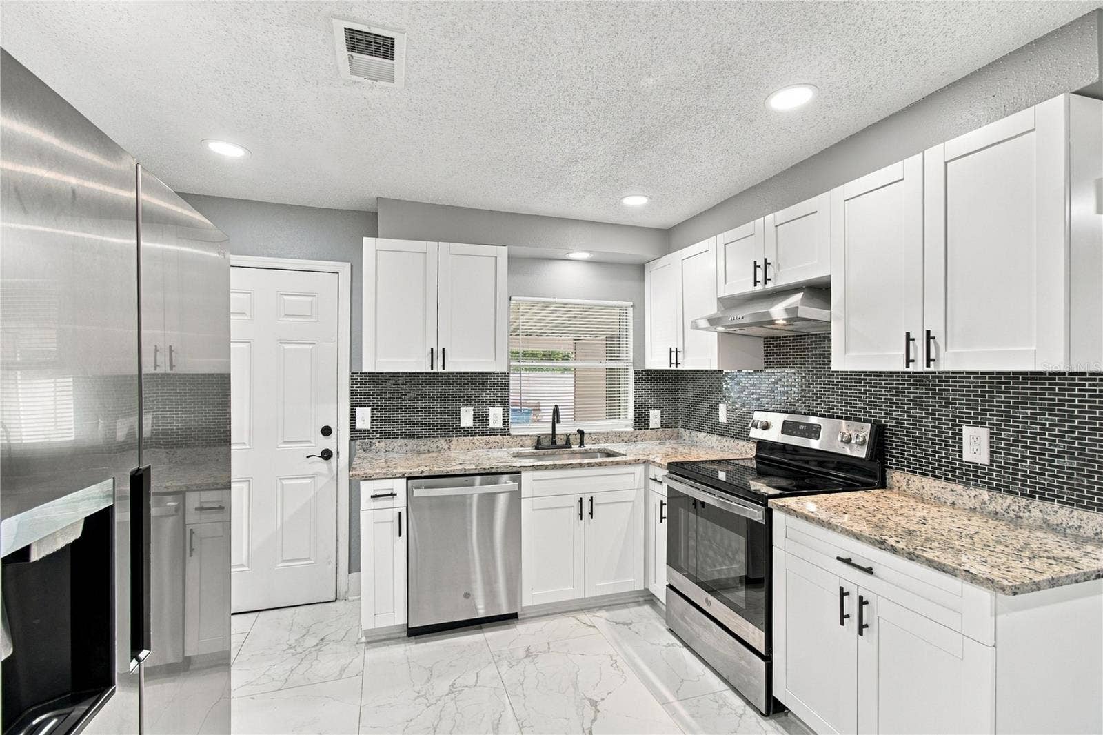 305 LIME TREE ROAD, Tampa, FL 33619