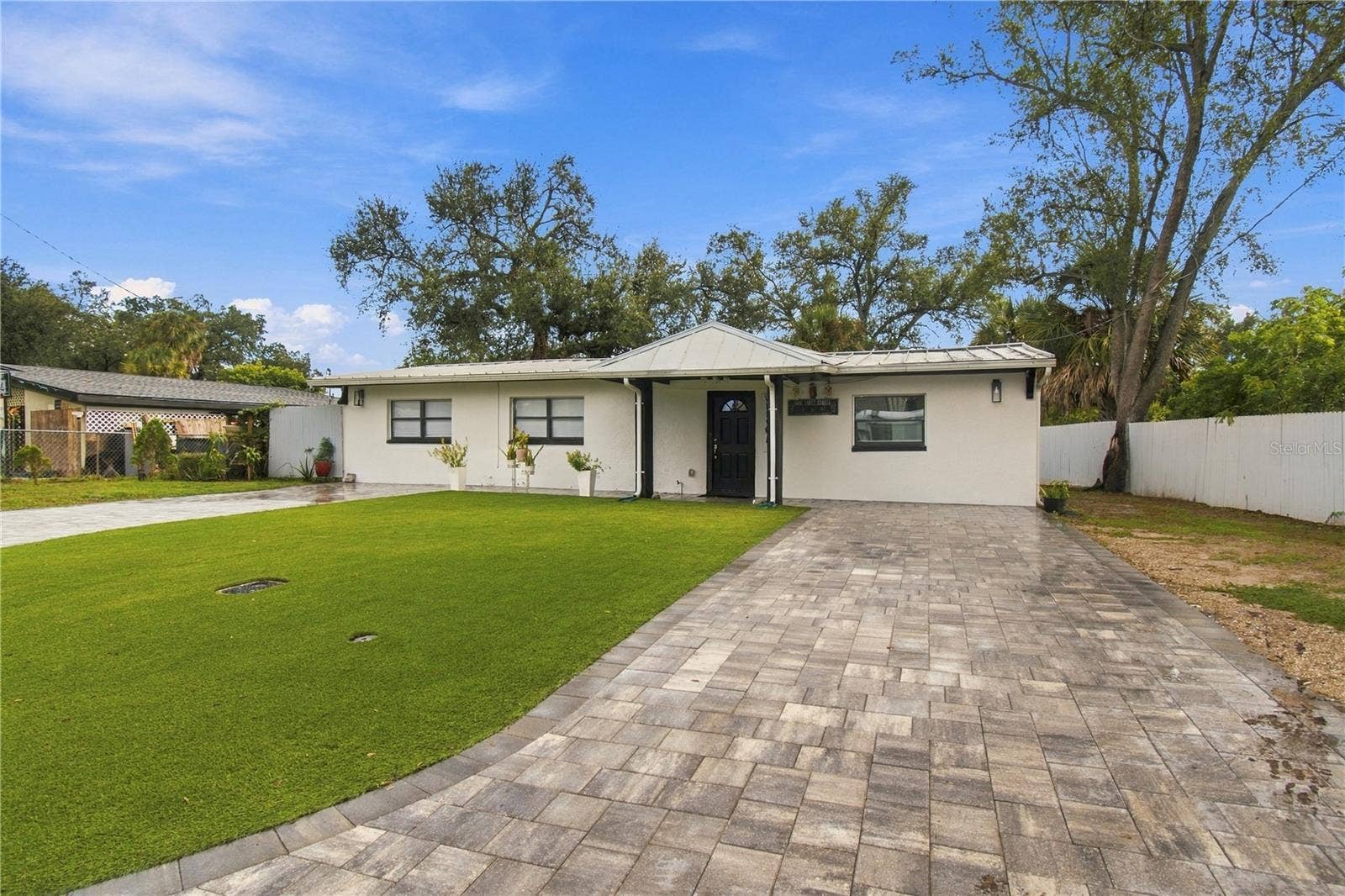 305 LIME TREE ROAD, Tampa, FL 33619