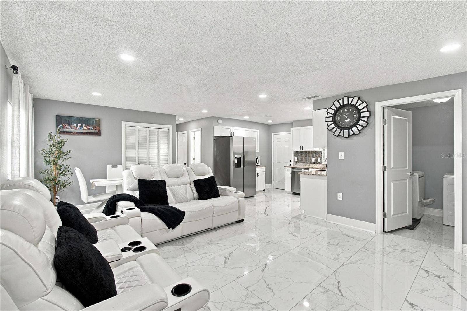 305 LIME TREE ROAD, Tampa, FL 33619