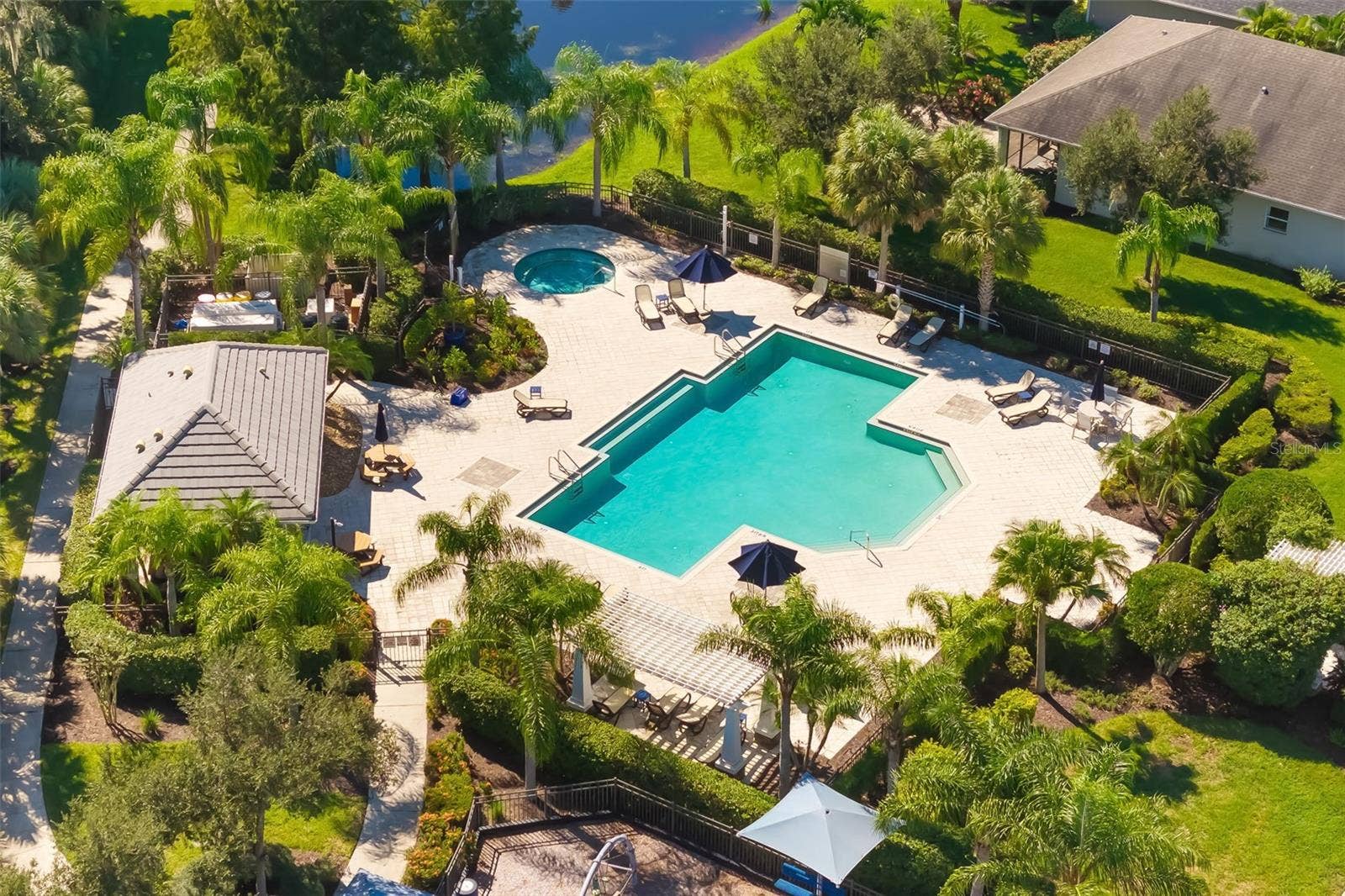6417 PINE BREEZE RUN, Sarasota, FL 34243 6417 PINE BREEZE RUN, Sarasota, FL 34243