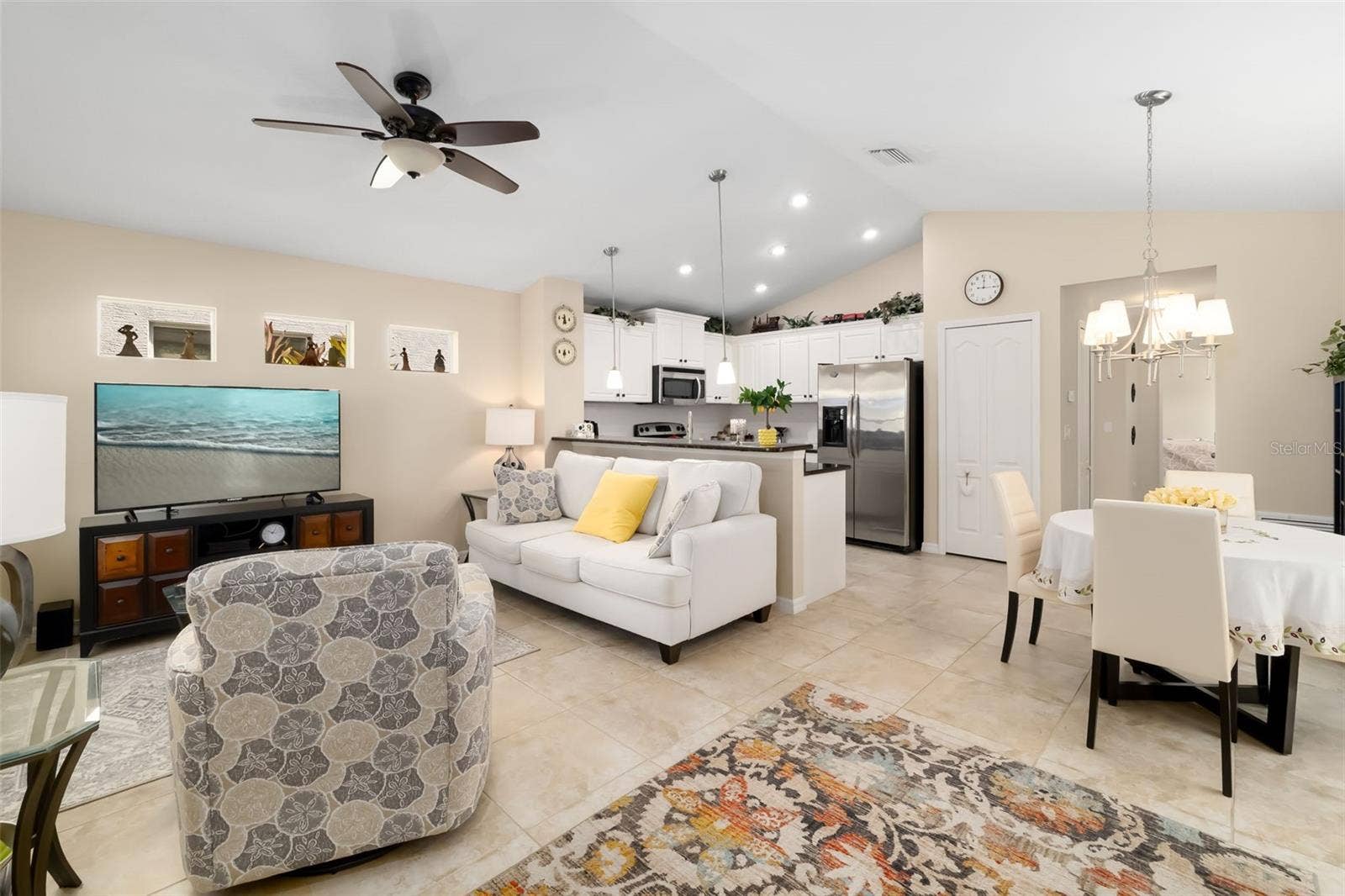 6417 PINE BREEZE RUN, Sarasota, FL 34243 6417 PINE BREEZE RUN, Sarasota, FL 34243