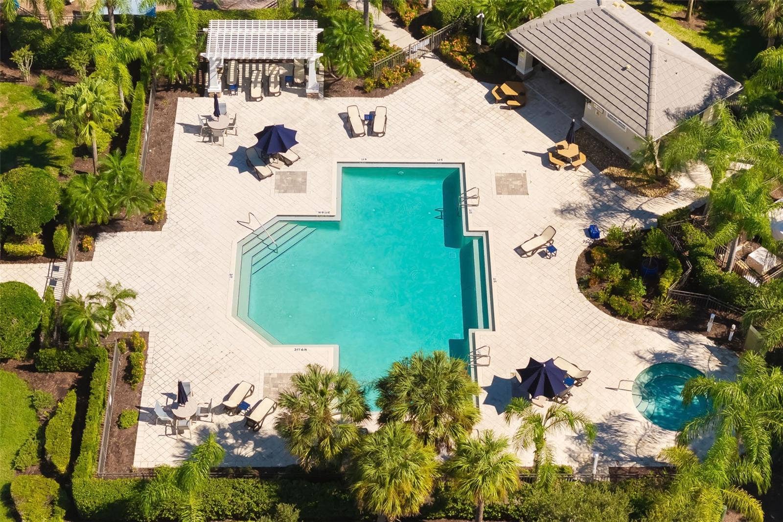 6417 PINE BREEZE RUN, Sarasota, FL 34243 6417 PINE BREEZE RUN, Sarasota, FL 34243