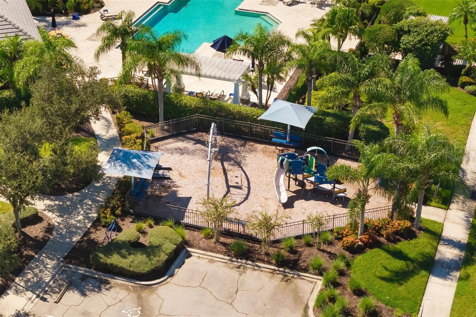 6417 PINE BREEZE RUN, Sarasota, FL 34243 6417 PINE BREEZE RUN, Sarasota, FL 34243