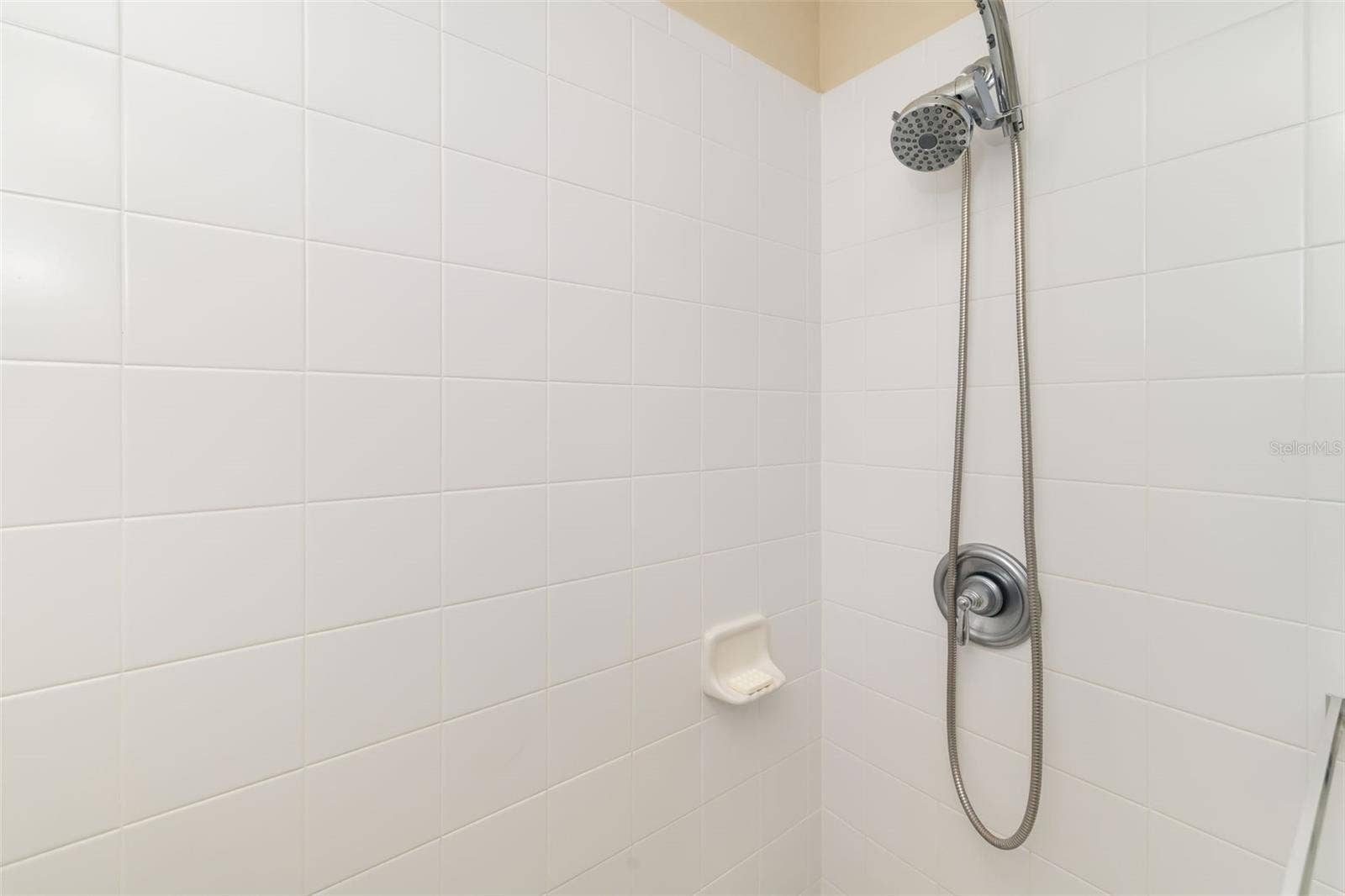 6417 PINE BREEZE RUN, Sarasota, FL 34243 6417 PINE BREEZE RUN, Sarasota, FL 34243