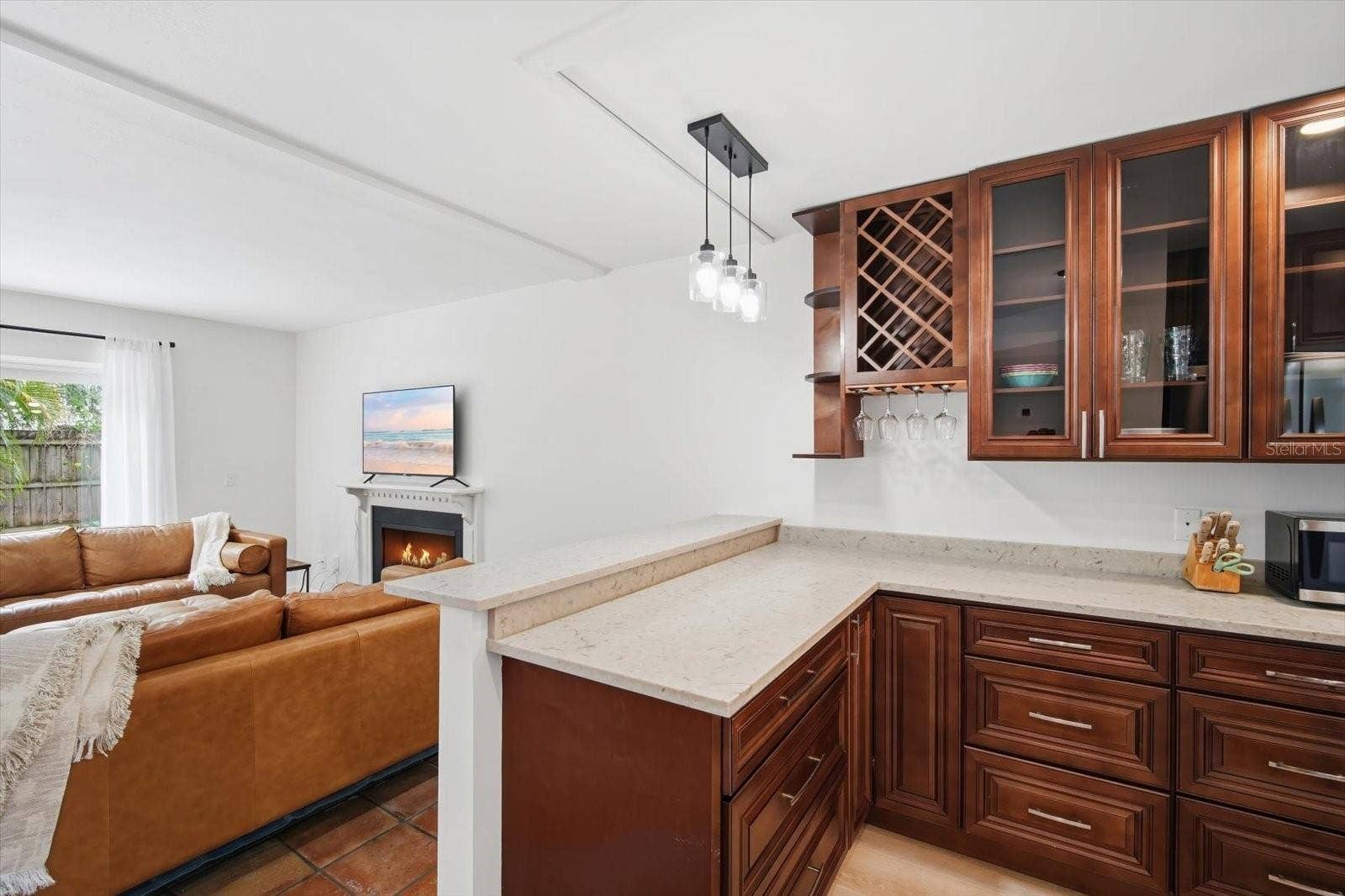 104 CHESAPEAKE AVENUE, #C6, Tampa, FL 33606 wood cabinets with soft close drawers