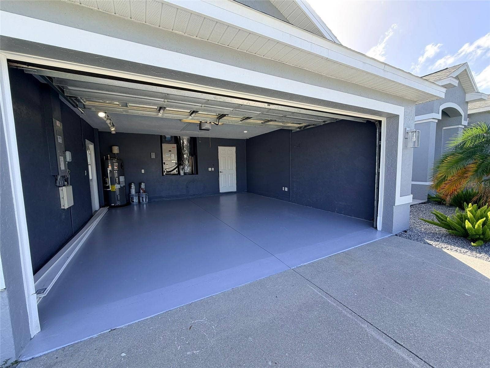 3226 45TH WAY E, Bradenton, FL 34203 2 Car garage, fresh painted floors