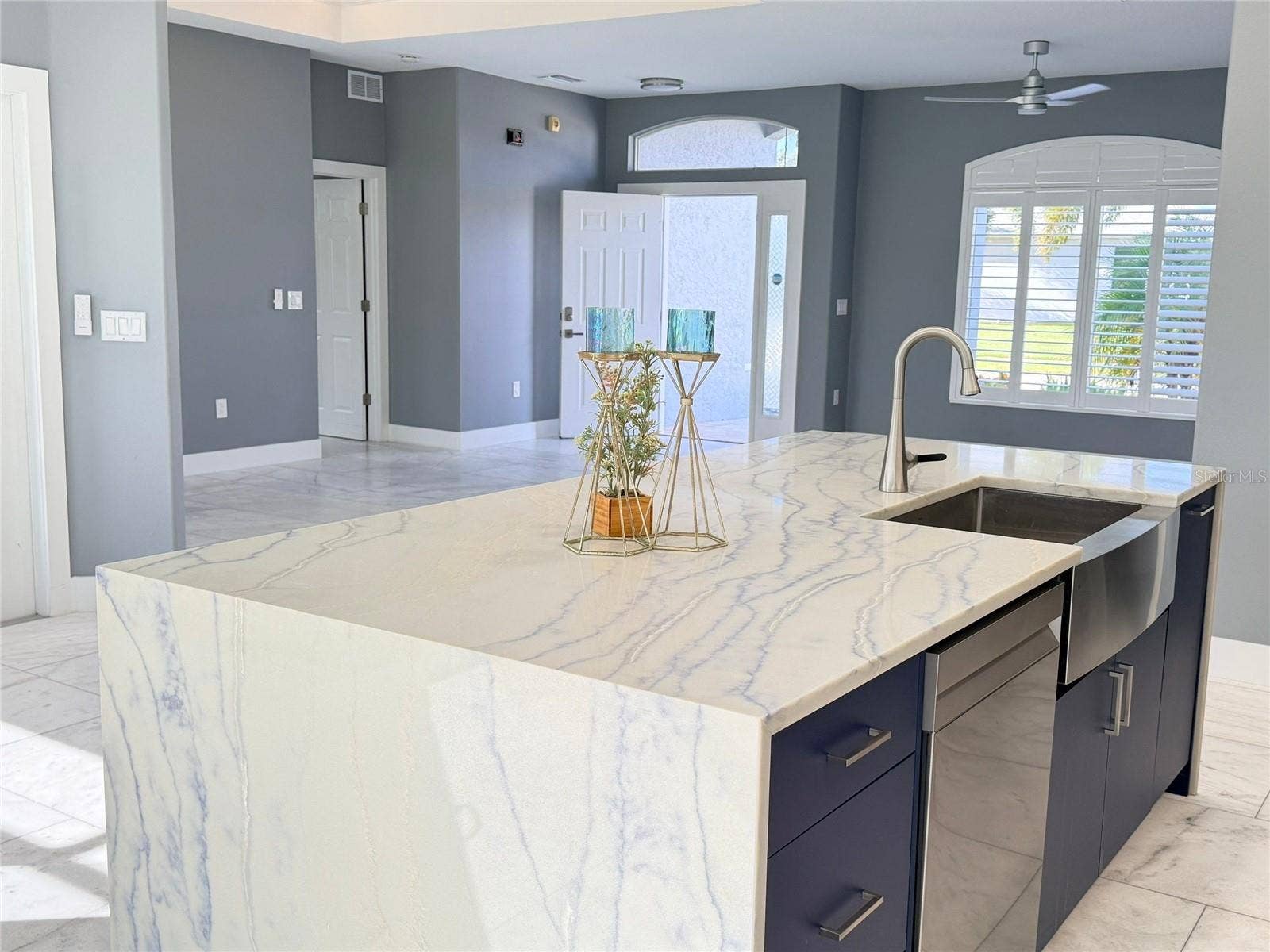 3226 45TH WAY E, Bradenton, FL 34203 Kitchen Island