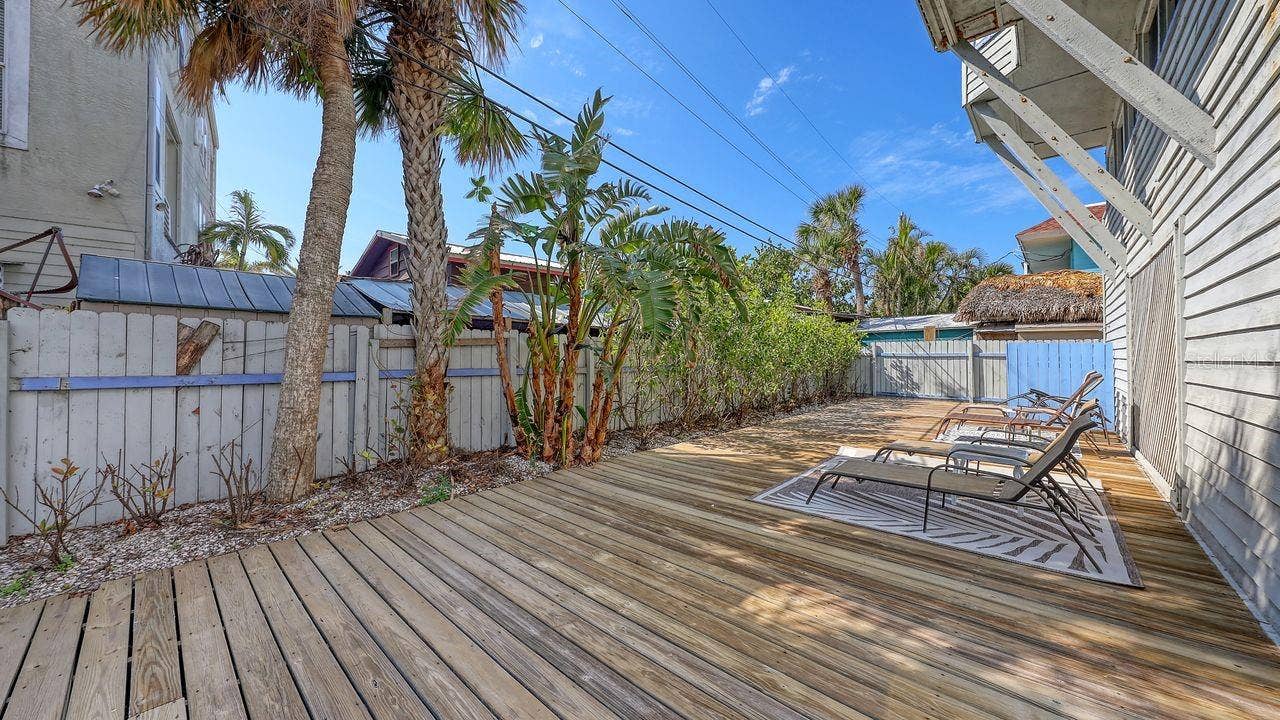 126 AVENIDA VENECCIA, Sarasota, FL 34242 126 AVENIDA VENECCIA, Sarasota, FL 34242