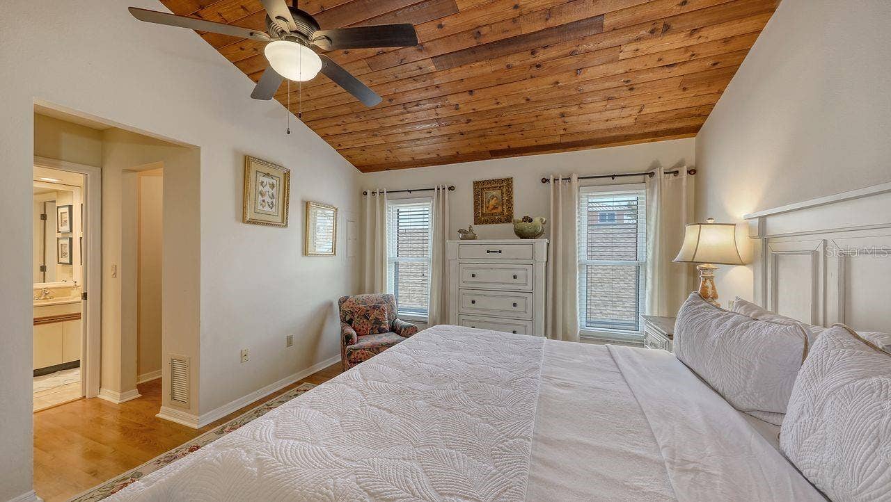 126 AVENIDA VENECCIA, Sarasota, FL 34242 126 AVENIDA VENECCIA, Sarasota, FL 34242