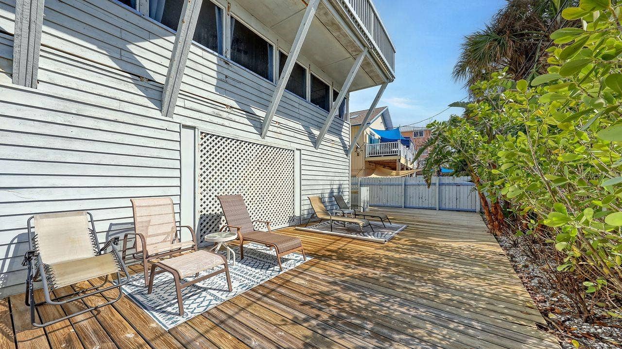 126 AVENIDA VENECCIA, Sarasota, FL 34242 126 AVENIDA VENECCIA, Sarasota, FL 34242