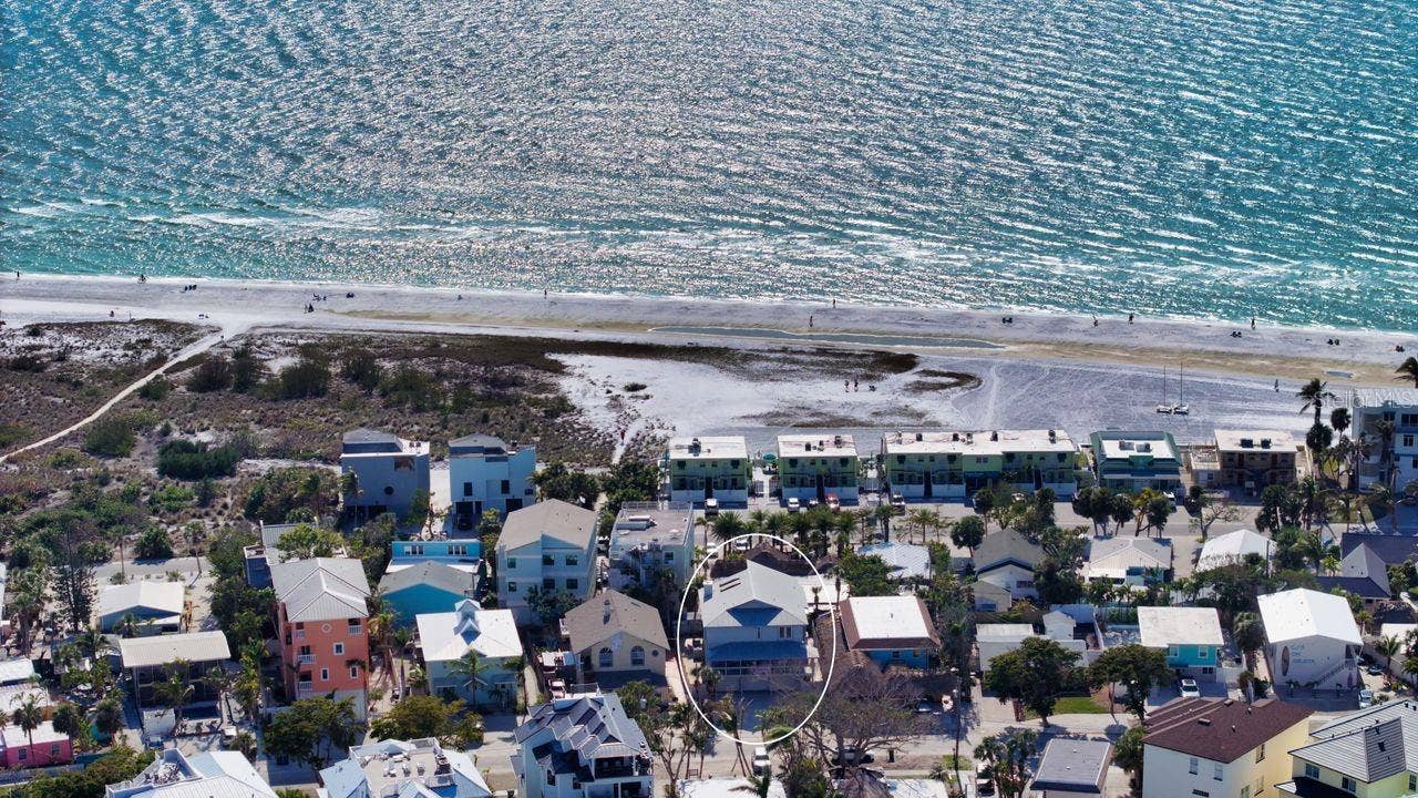 126 AVENIDA VENECCIA, Sarasota, FL 34242 126 AVENIDA VENECCIA, Sarasota, FL 34242