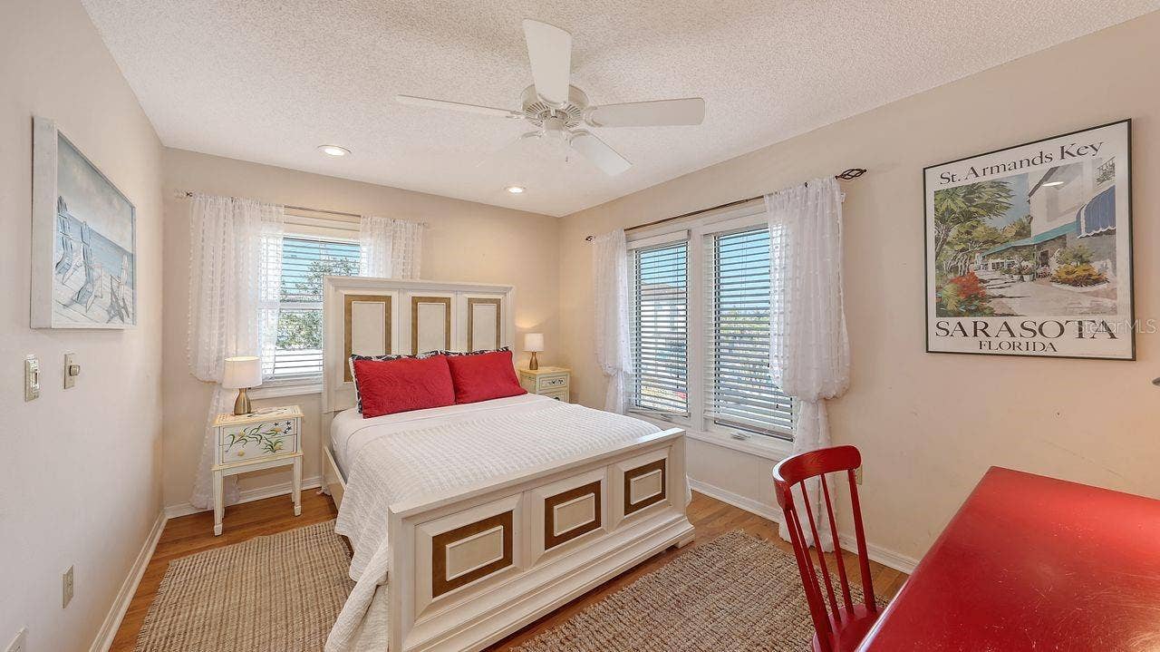 126 AVENIDA VENECCIA, Sarasota, FL 34242 126 AVENIDA VENECCIA, Sarasota, FL 34242