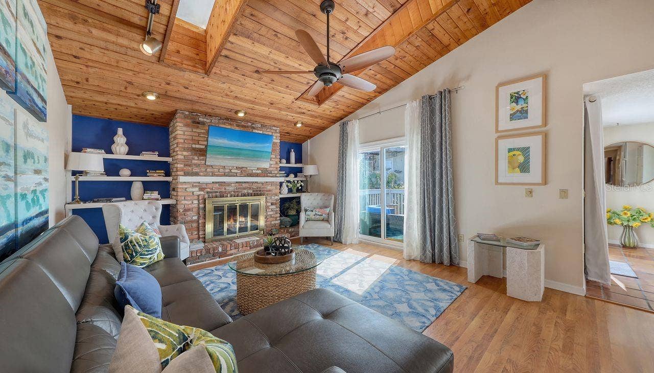 126 AVENIDA VENECCIA, Sarasota, FL 34242 126 AVENIDA VENECCIA, Sarasota, FL 34242