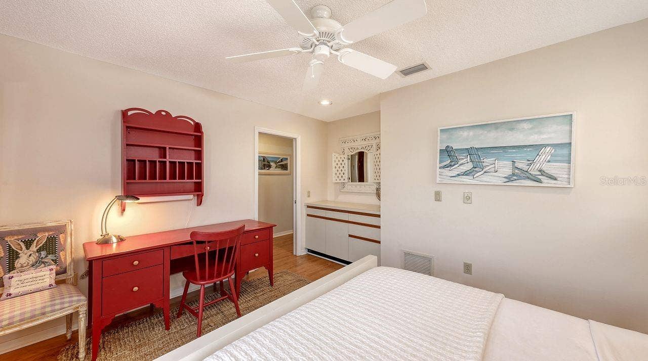 126 AVENIDA VENECCIA, Sarasota, FL 34242 126 AVENIDA VENECCIA, Sarasota, FL 34242