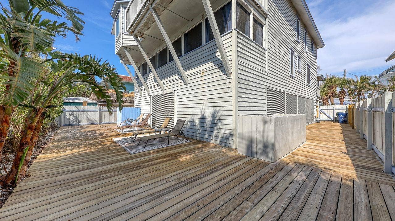 126 AVENIDA VENECCIA, Sarasota, FL 34242 126 AVENIDA VENECCIA, Sarasota, FL 34242