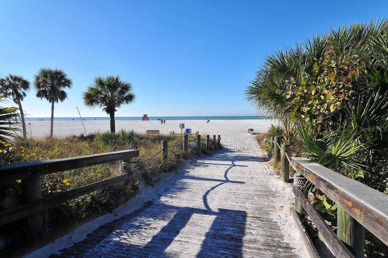 126 AVENIDA VENECCIA, Sarasota, FL 34242 126 AVENIDA VENECCIA, Sarasota, FL 34242