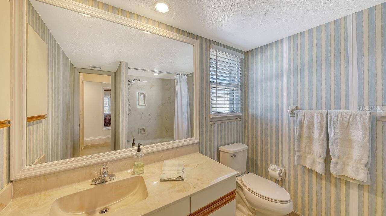 126 AVENIDA VENECCIA, Sarasota, FL 34242 126 AVENIDA VENECCIA, Sarasota, FL 34242