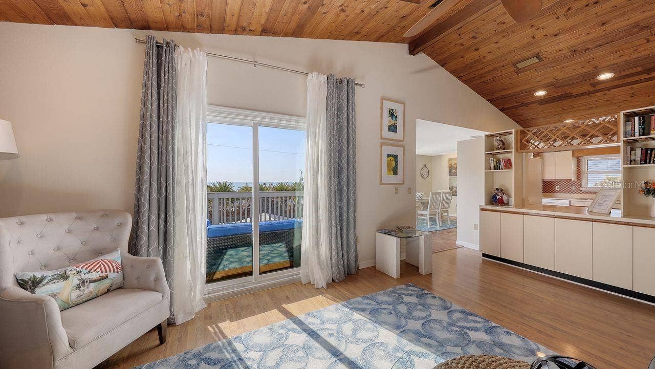 126 AVENIDA VENECCIA, Sarasota, FL 34242 126 AVENIDA VENECCIA, Sarasota, FL 34242