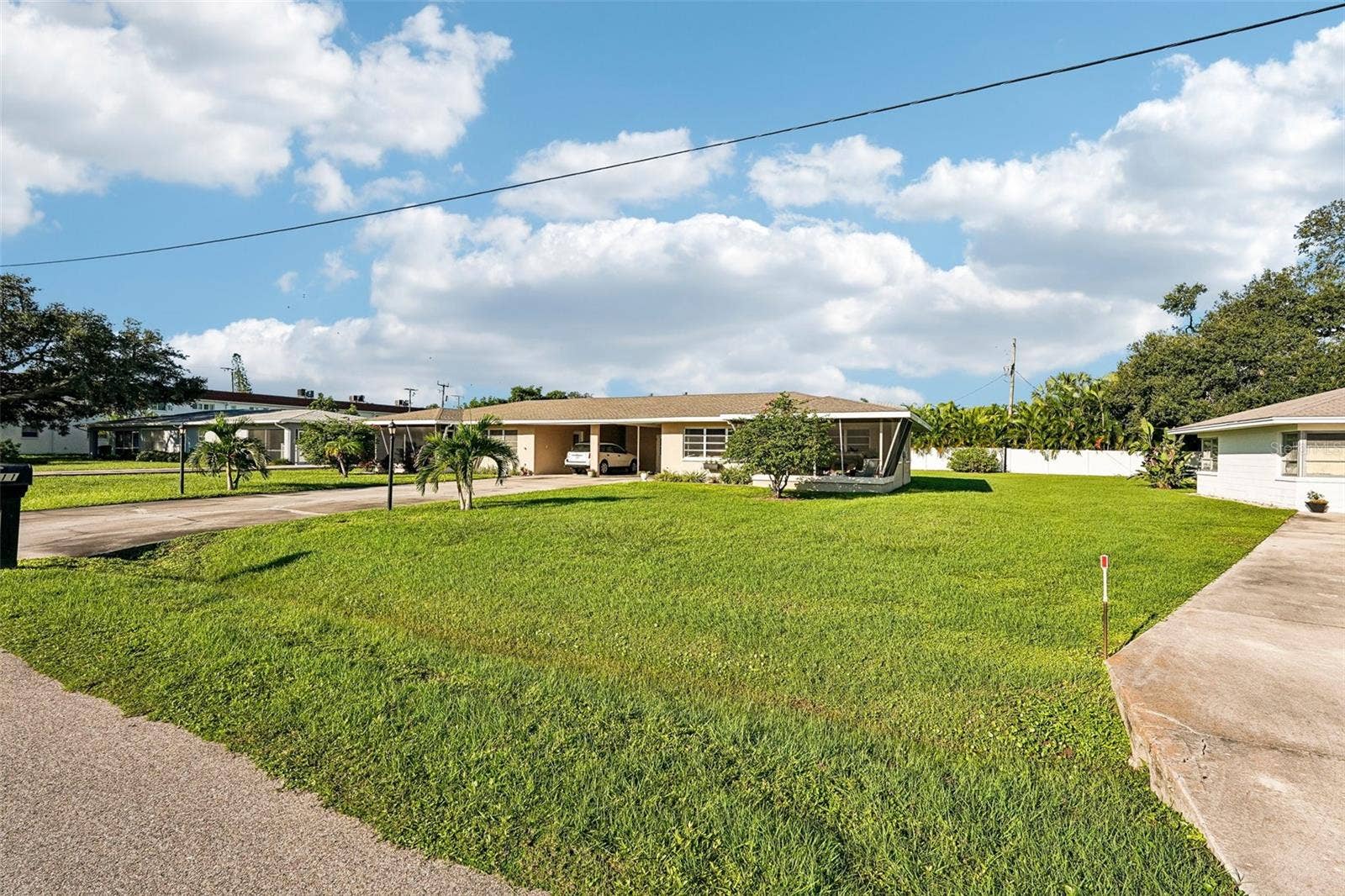Expansive 1/3rd acre lot on Venice Island