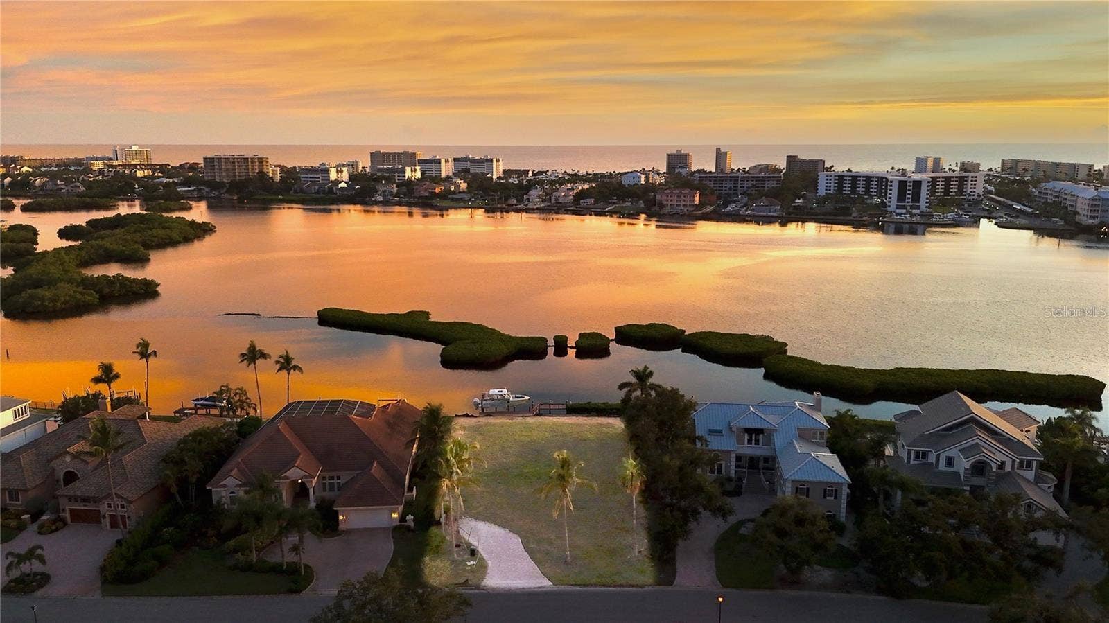 5848 TIDEWOOD AVENUE, Sarasota, FL 34231 5848 TIDEWOOD AVENUE, Sarasota, FL 34231
