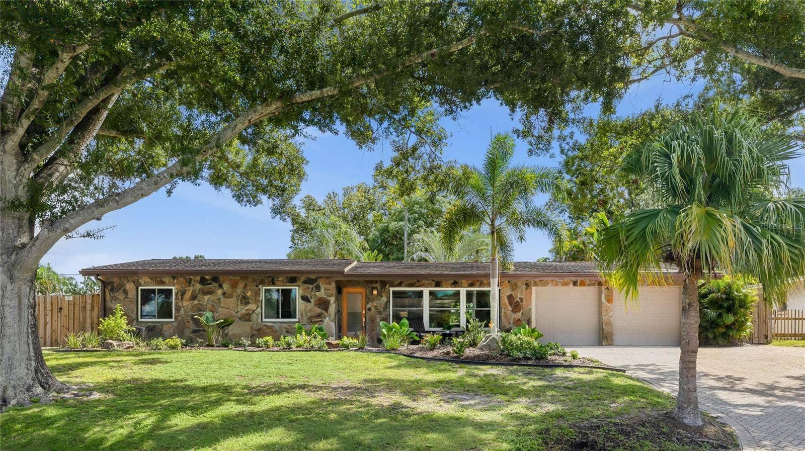 2630 SUNNYBROOK DRIVE, Sarasota, FL 34239 2630 SUNNYBROOK DRIVE, Sarasota, FL 34239