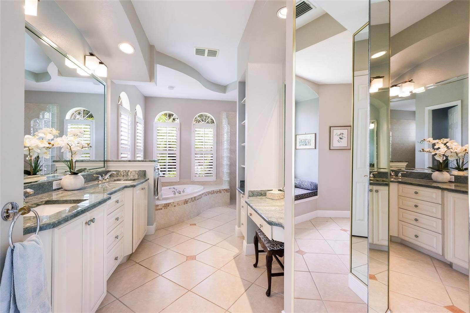 13409 KILDARE PLACE, Lakewood Ranch, FL 34202 Primary en suite