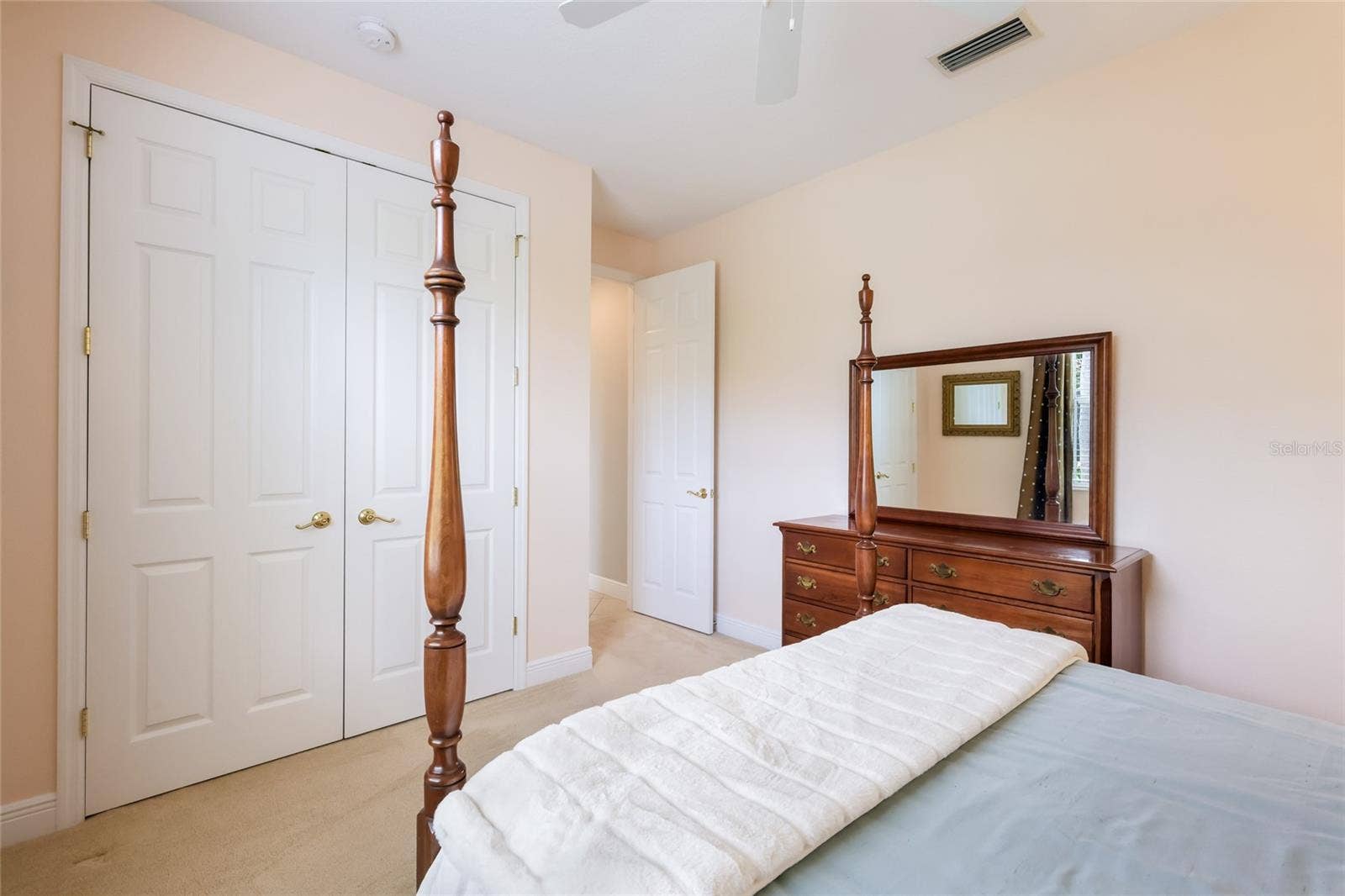 13409 KILDARE PLACE, Lakewood Ranch, FL 34202 Guest bath adjacent to bedroom 2