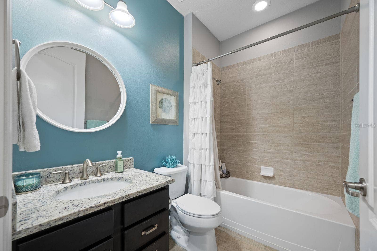 5016 BELLA ARMONIA CIRCLE, Wimauma, FL 33598 5016 BELLA ARMONIA CIRCLE, Wimauma, FL 33598