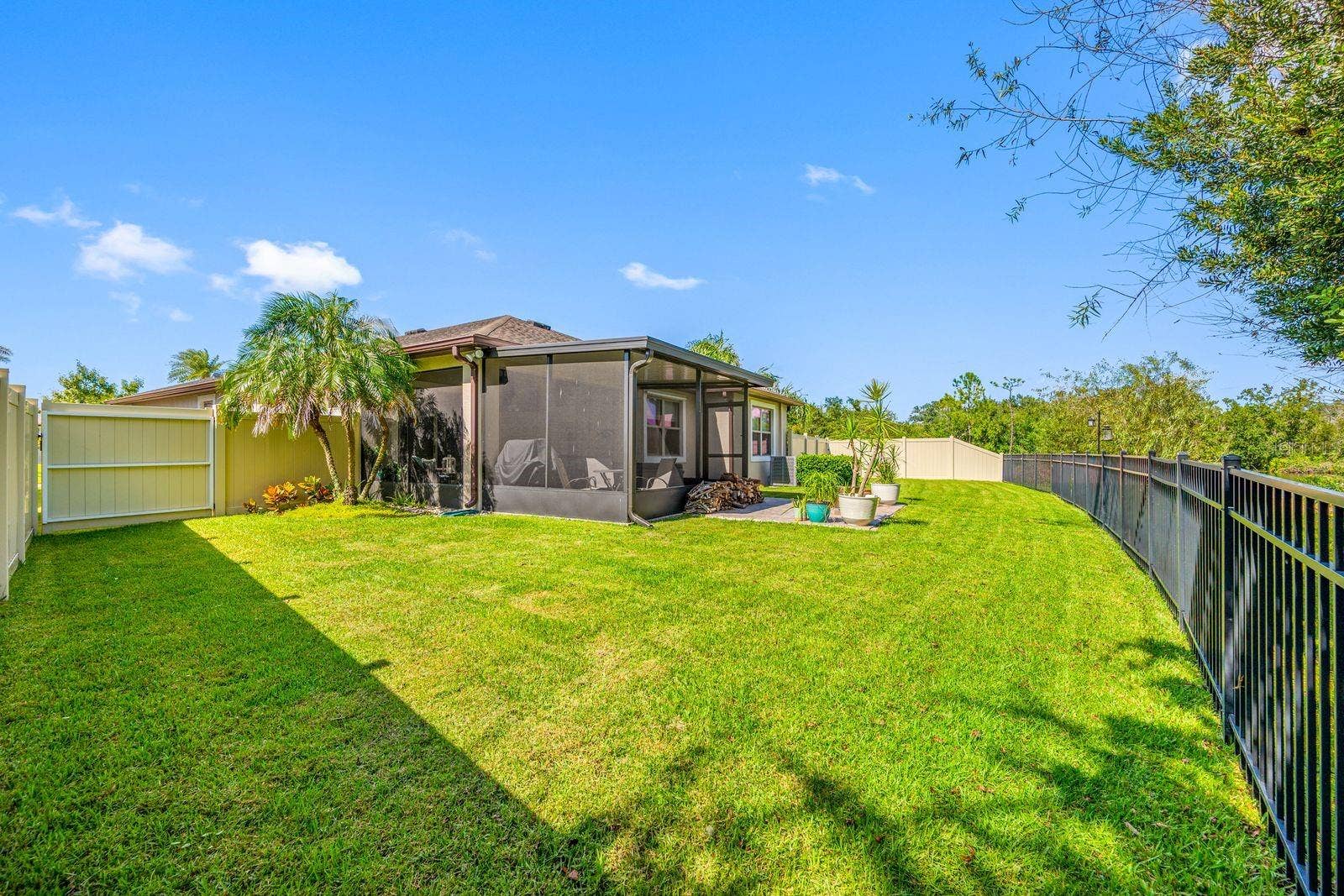 5016 BELLA ARMONIA CIRCLE, Wimauma, FL 33598 5016 BELLA ARMONIA CIRCLE, Wimauma, FL 33598