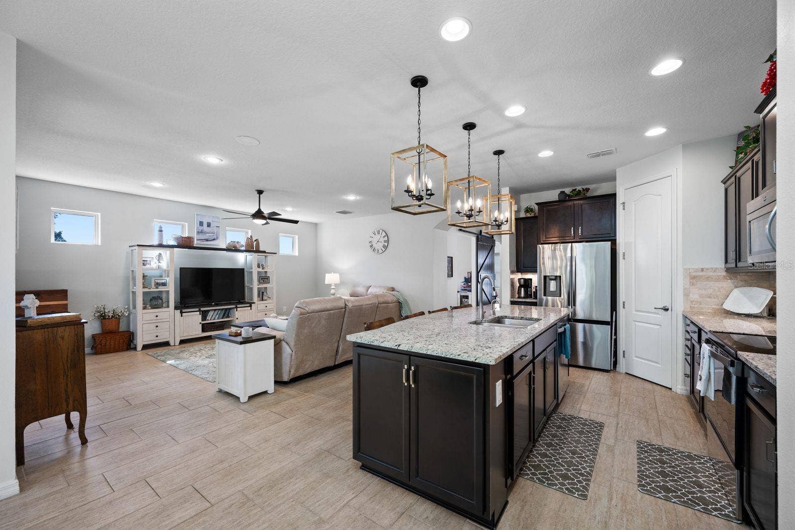 5016 BELLA ARMONIA CIRCLE, Wimauma, FL 33598 5016 BELLA ARMONIA CIRCLE, Wimauma, FL 33598