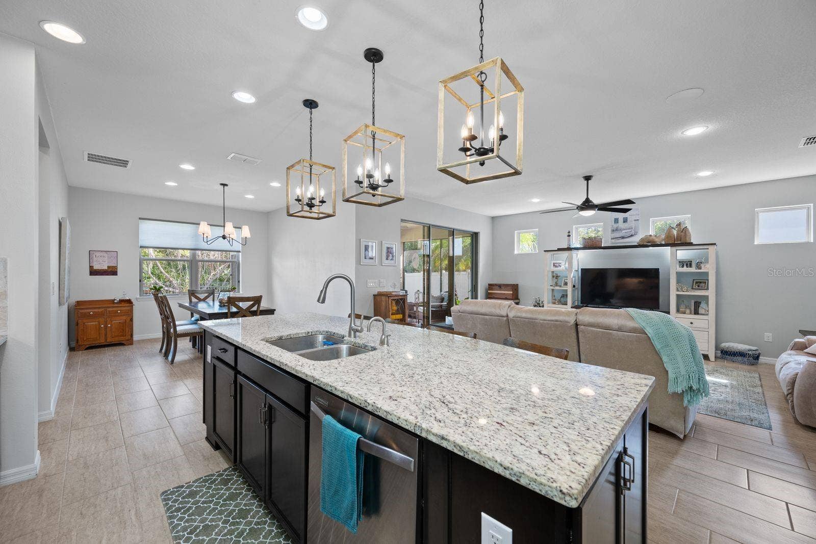 5016 BELLA ARMONIA CIRCLE, Wimauma, FL 33598 5016 BELLA ARMONIA CIRCLE, Wimauma, FL 33598