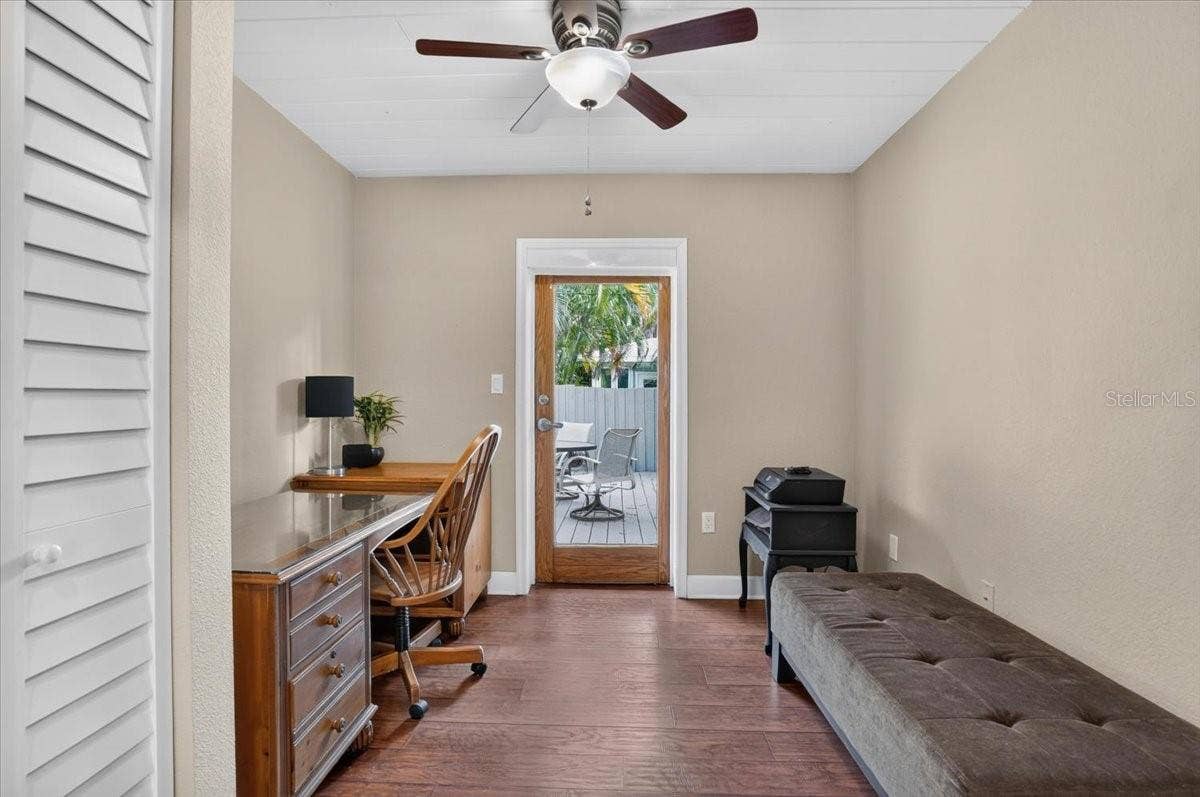2755 S EAST AVENUE, Sarasota, FL 34239 Den/Office