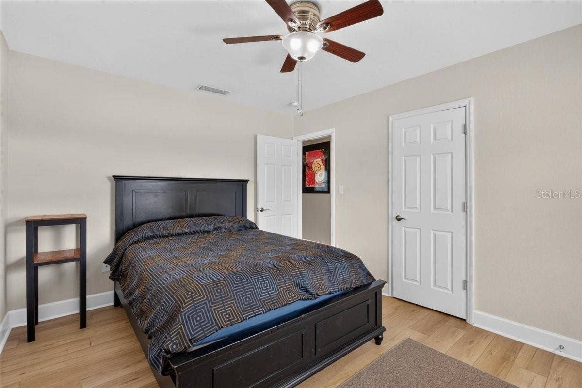 2755 S EAST AVENUE, Sarasota, FL 34239 2755 S EAST AVENUE, Sarasota, FL 34239