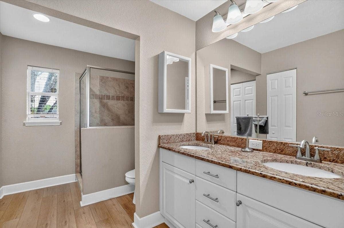 2755 S EAST AVENUE, Sarasota, FL 34239 Primary Bath