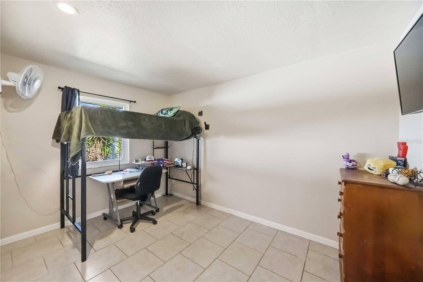 2nd Bedroom
