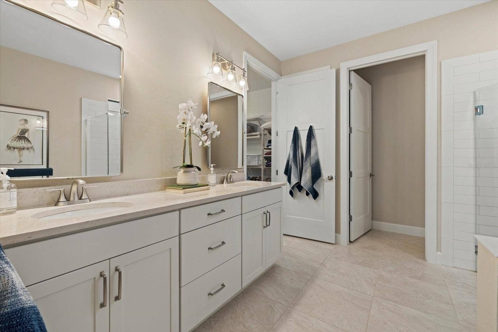 7973 GRANDE SHORES DRIVE, Sarasota, FL 34240 Primary En-suite