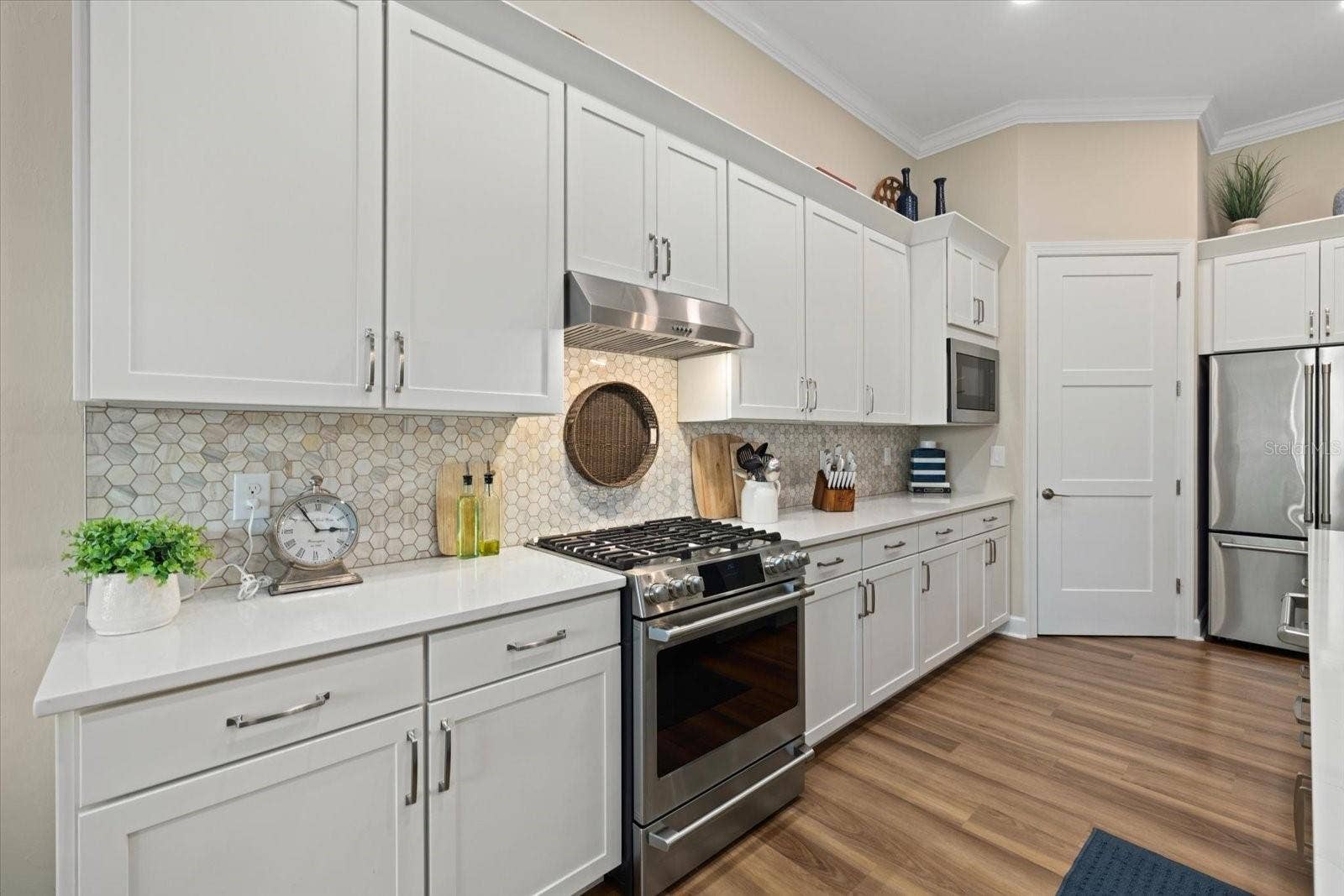 7973 GRANDE SHORES DRIVE, Sarasota, FL 34240 7973 GRANDE SHORES DRIVE, Sarasota, FL 34240