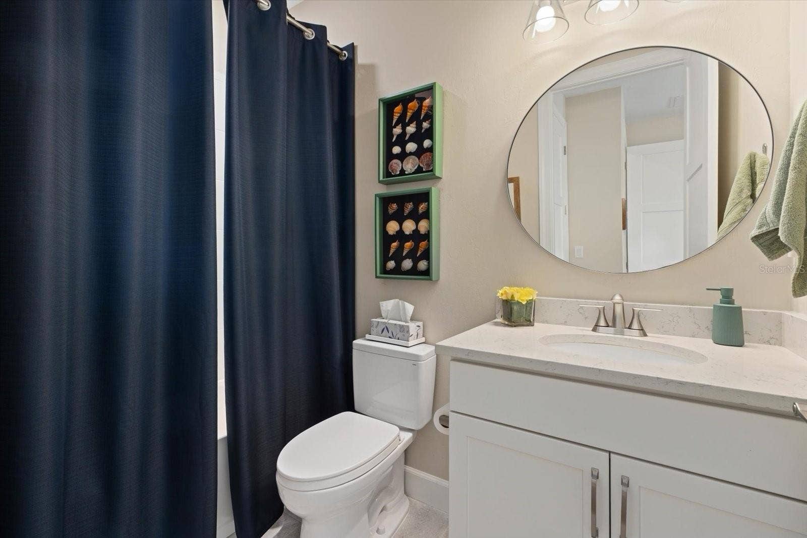 7973 GRANDE SHORES DRIVE, Sarasota, FL 34240 Guest Bath