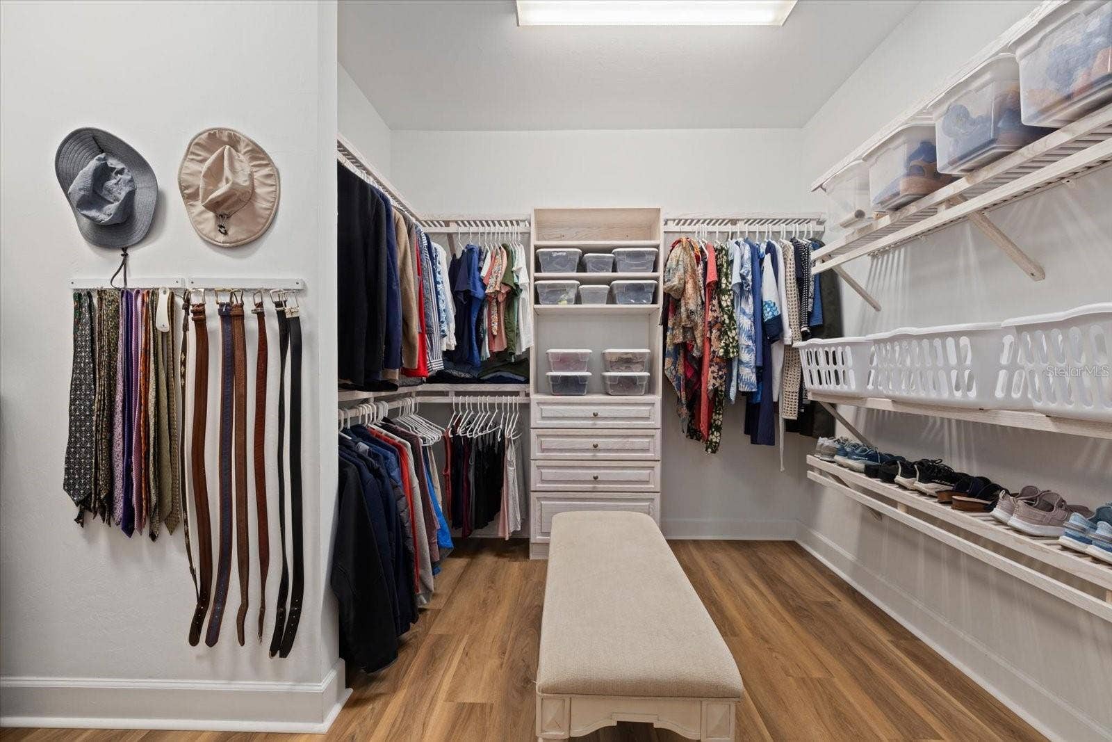 7973 GRANDE SHORES DRIVE, Sarasota, FL 34240 Primary Walk-in closet