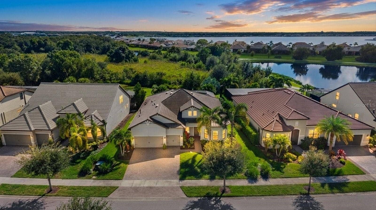 7973 GRANDE SHORES DRIVE, Sarasota, FL 34240 7973 GRANDE SHORES DRIVE, Sarasota, FL 34240