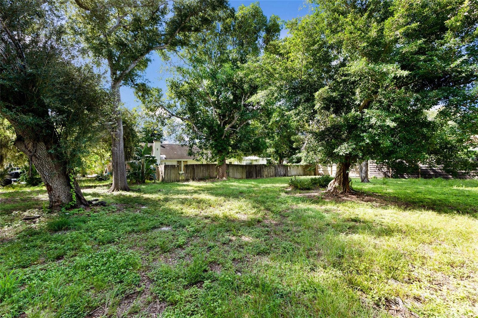 2423 HICKORY AVENUE, Sarasota, FL 34234 2423 HICKORY AVENUE, Sarasota, FL 34234