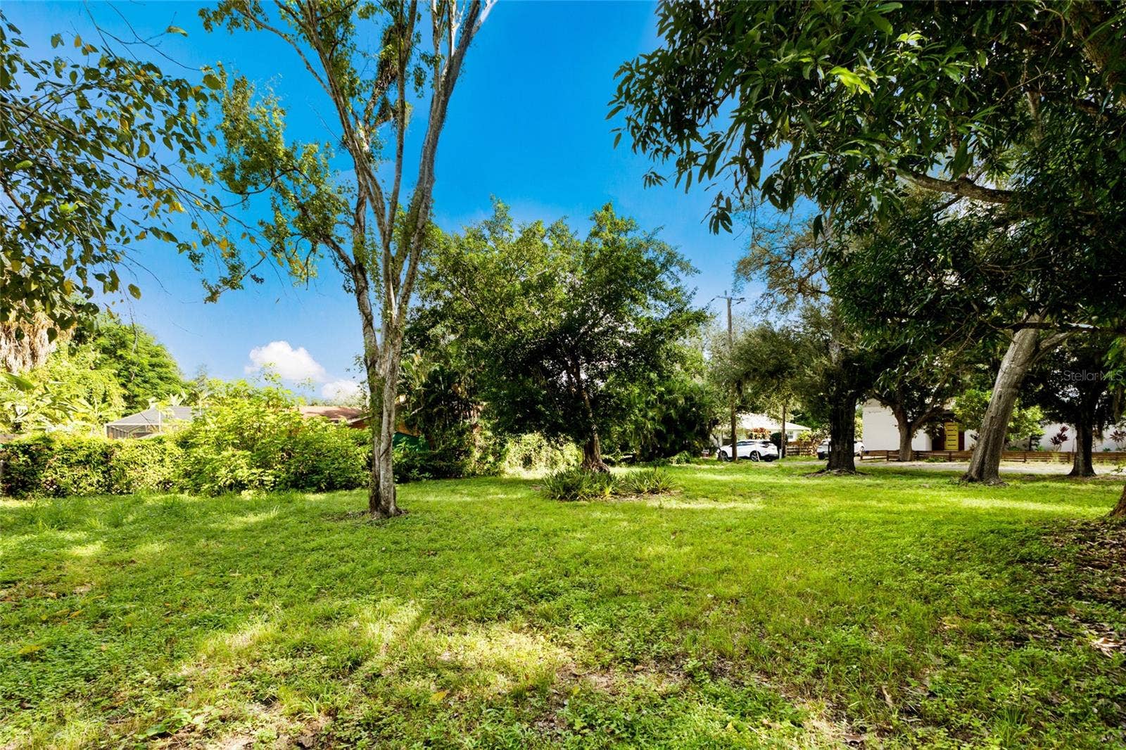 2423 HICKORY AVENUE, Sarasota, FL 34234 2423 HICKORY AVENUE, Sarasota, FL 34234