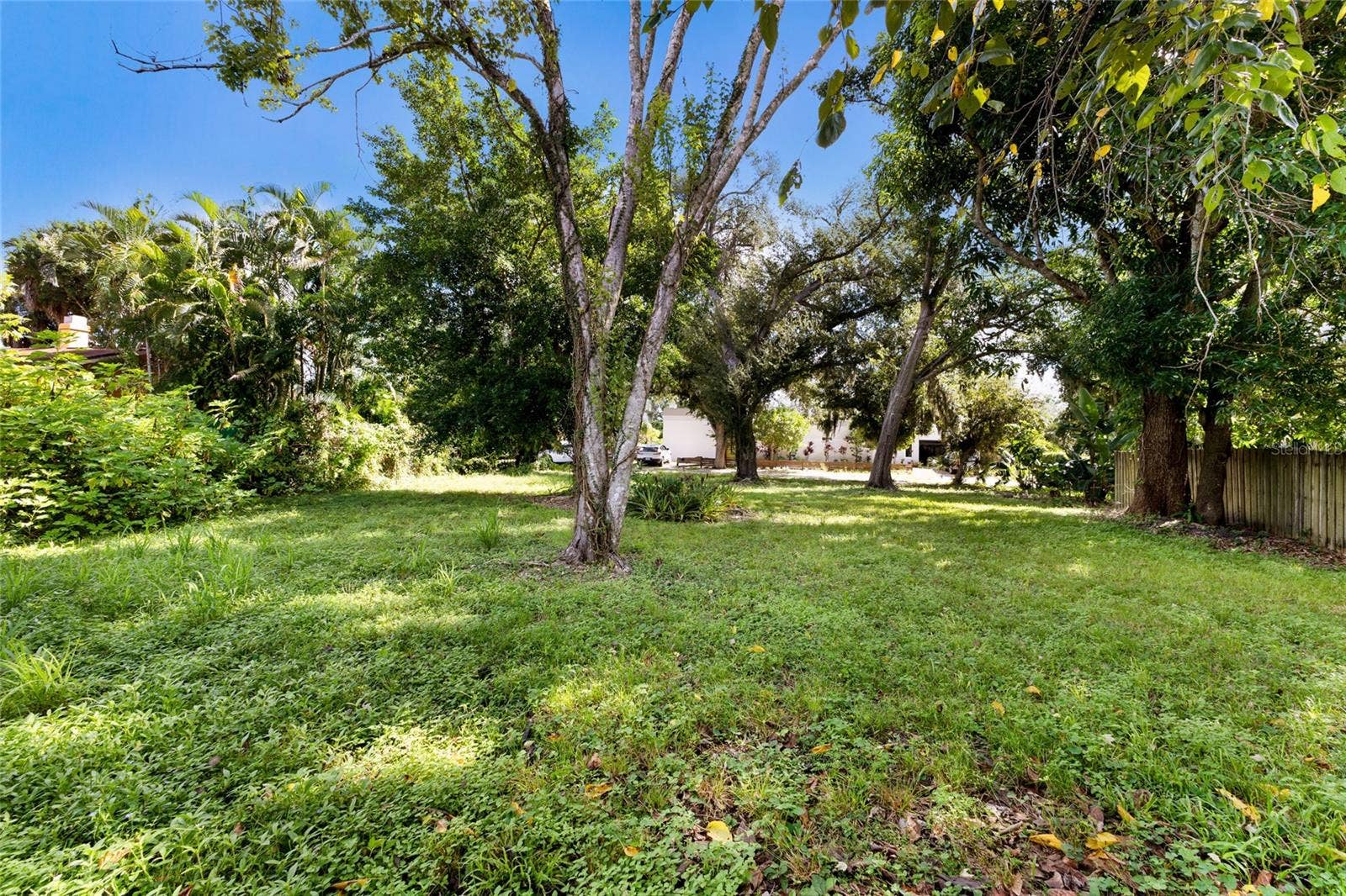 2423 HICKORY AVENUE, Sarasota, FL 34234 2423 HICKORY AVENUE, Sarasota, FL 34234