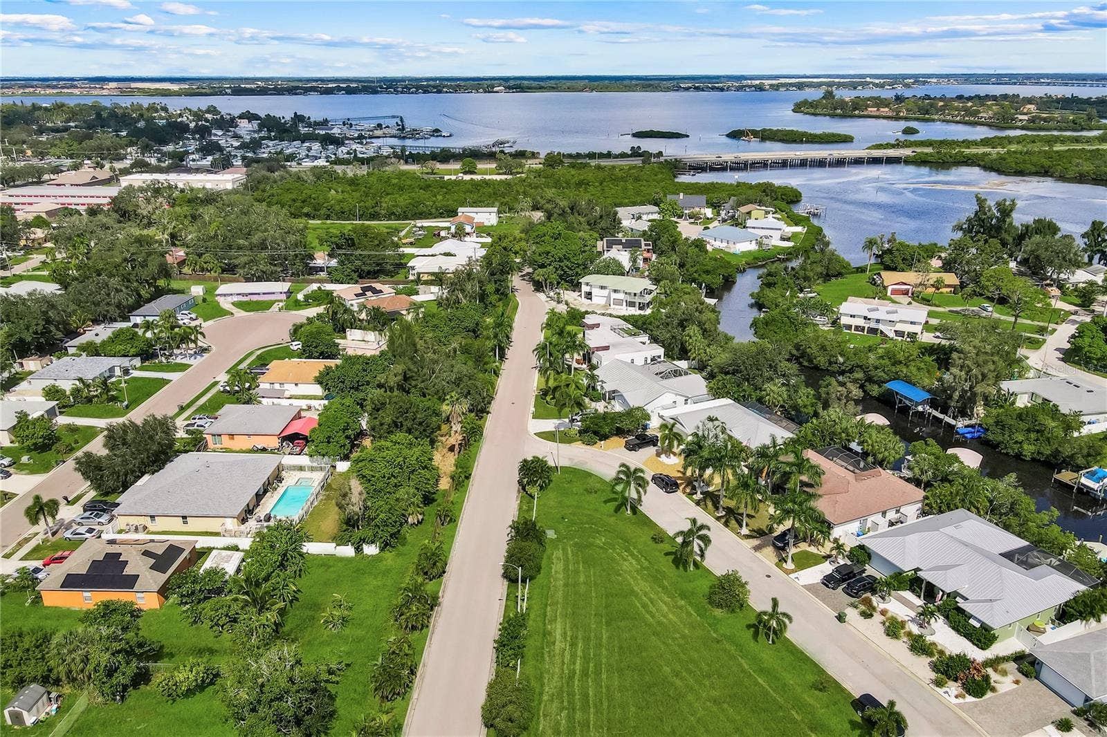 715 OAK STREET, Bradenton, FL 34208 715 OAK STREET, Bradenton, FL 34208